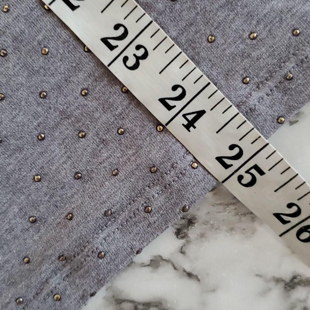 Gap Tee Size Small - image 5